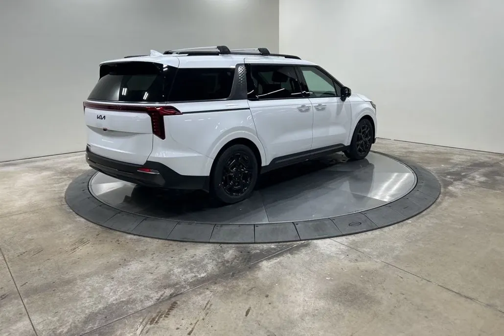 2026 Kia Carnival SX Prestige photo 1