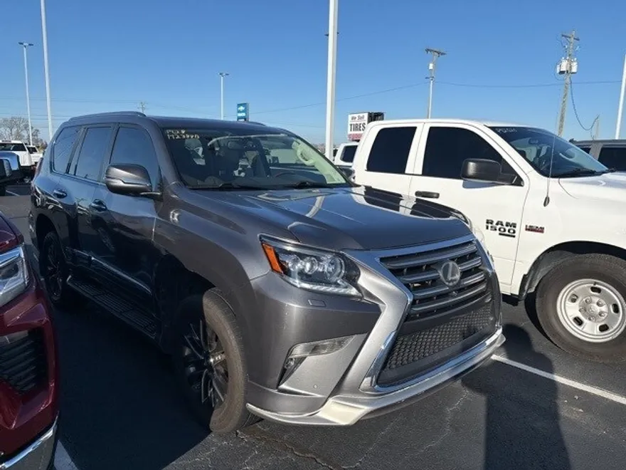 2017 Lexus GX 460 Luxury photo 1