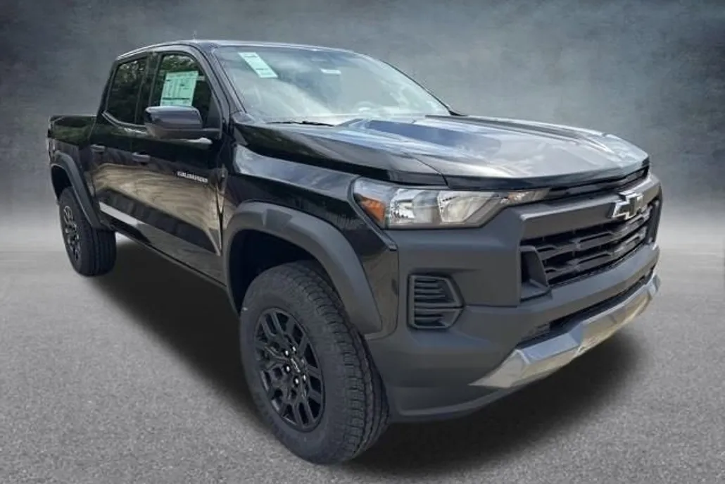 2026 Chevrolet Colorado Trail Boss photo 1