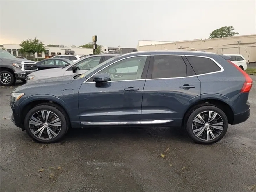 2022 Volvo XC60 Recharge Hybrid T8 Inscription photo 1