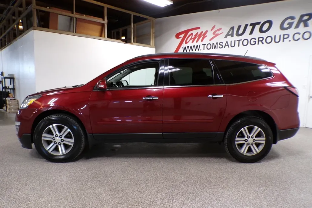 2015 Chevrolet Traverse 1LT photo 1