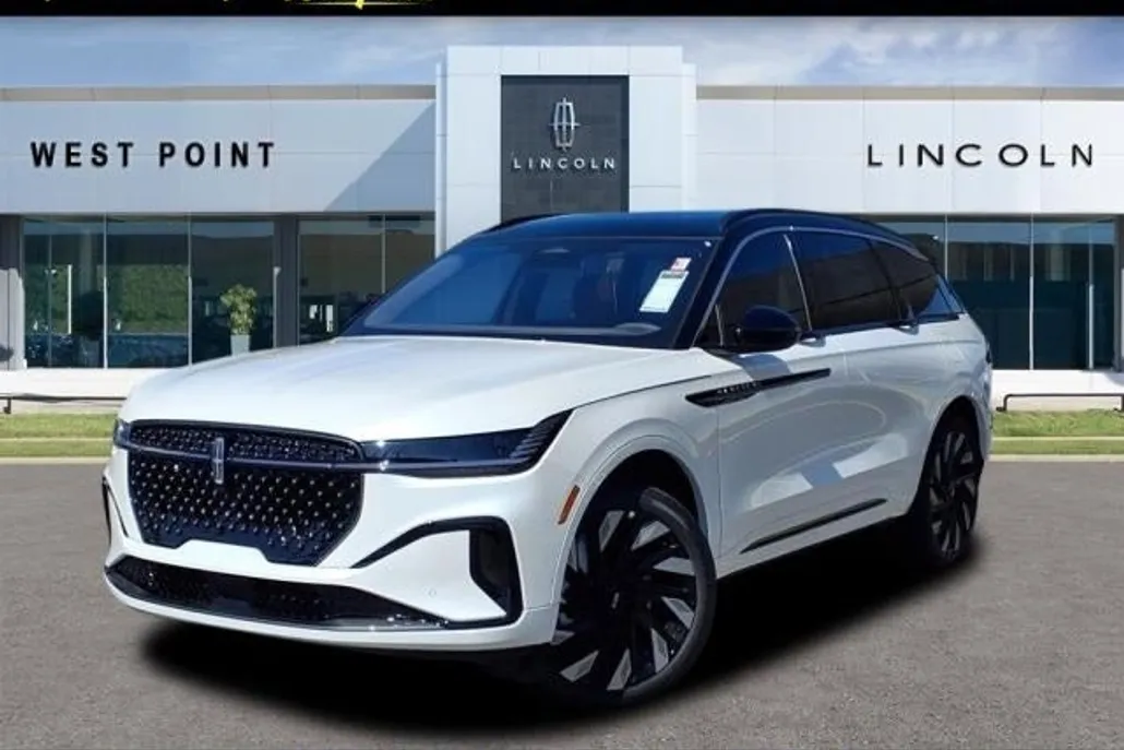 2025 Lincoln Nautilus Black Label photo 1