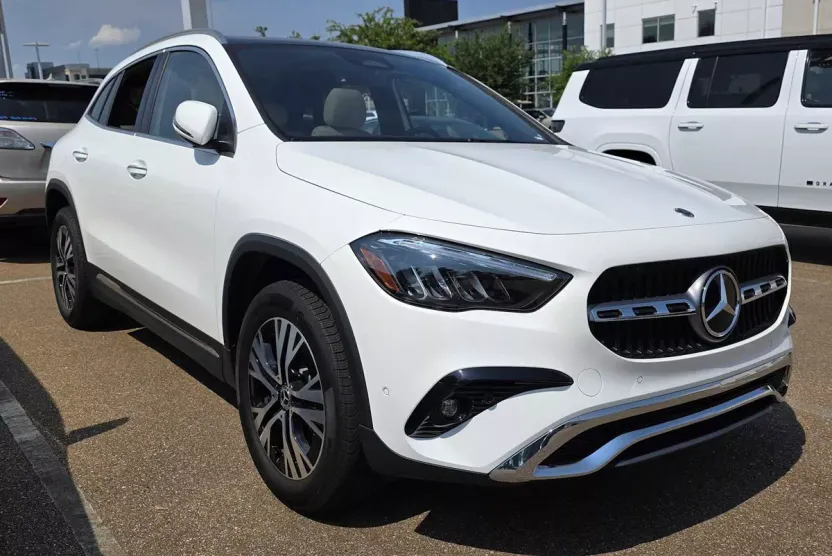 2025 Mercedes Benz GLA 250 4MATIC photo 1