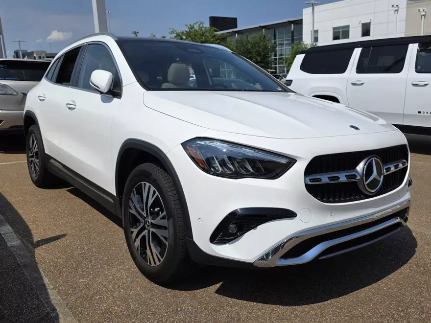 2025 Mercedes Benz GLA 250 4MATIC photo 1