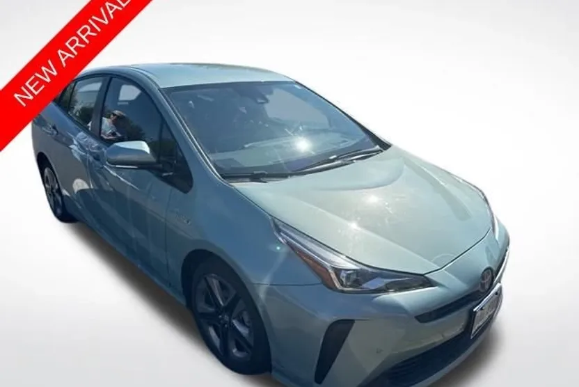 2019 Toyota Prius XLE photo 1