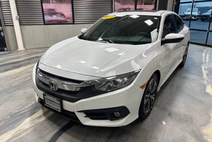 2017 Honda Civic EX-T photo 1