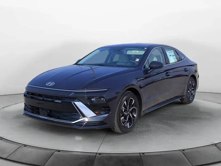 2025 Hyundai Sonata SEL photo 1
