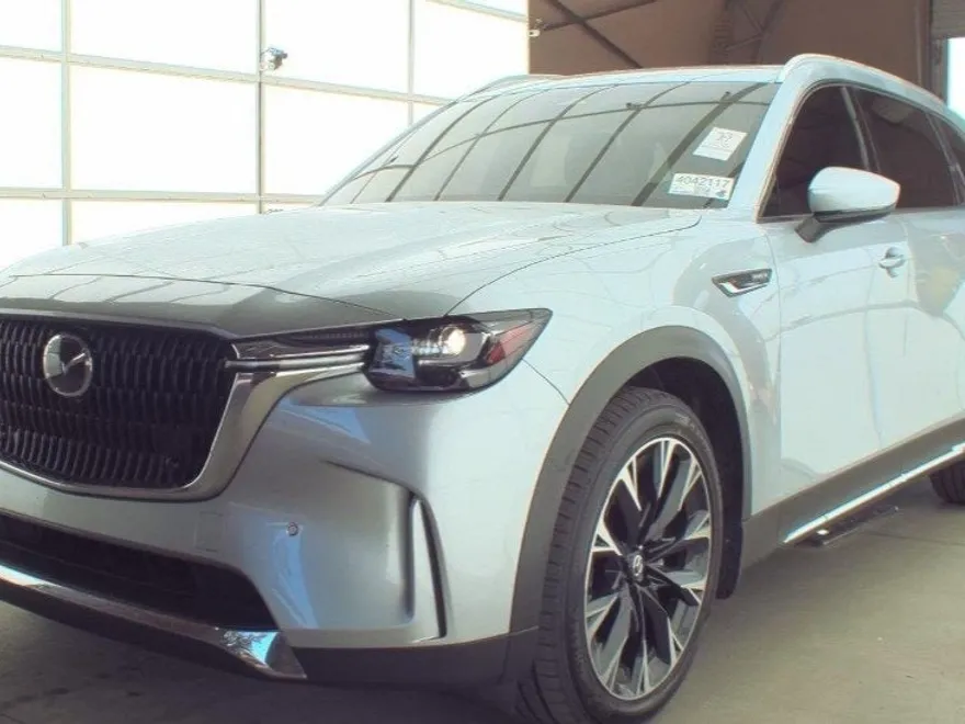 2024 Mazda CX-90 Premium photo 1