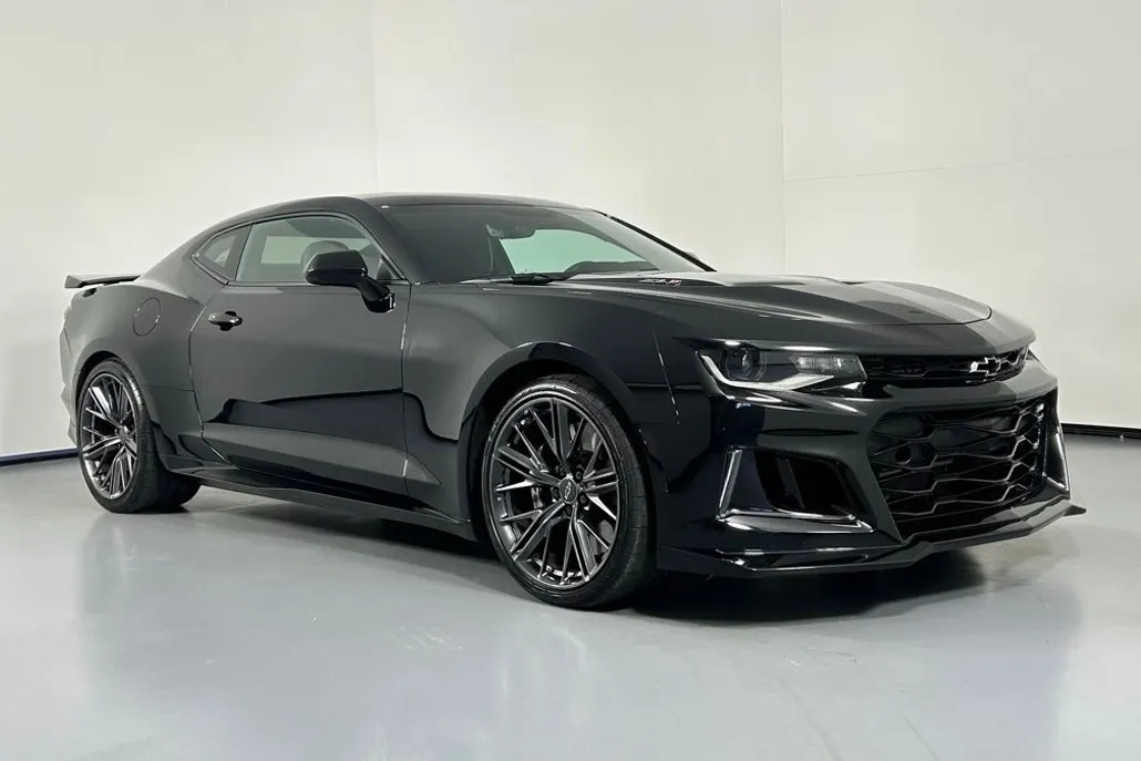 2021 Chevrolet Camaro ZL1 photo 1