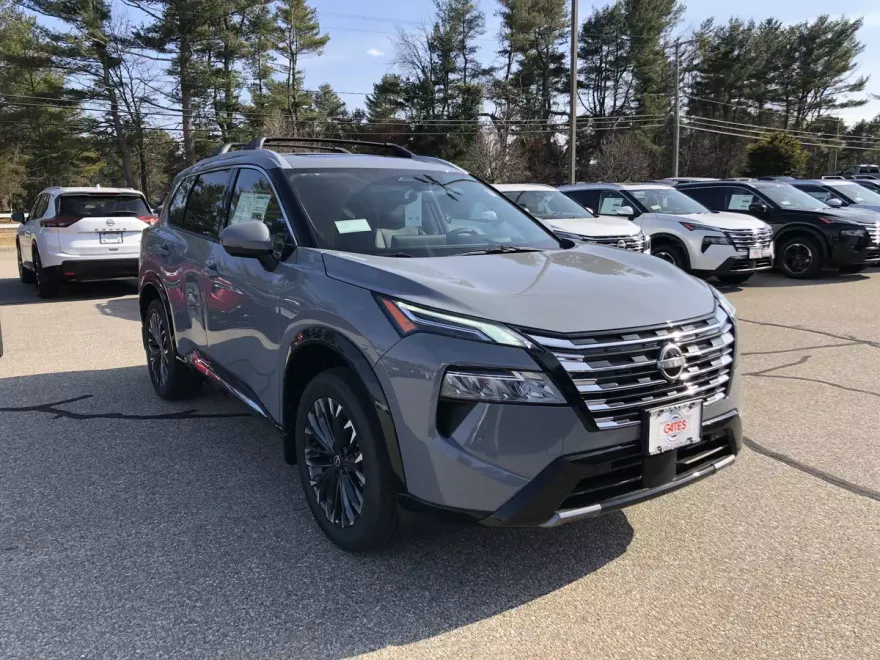 2025 Nissan Rogue Platinum photo 1