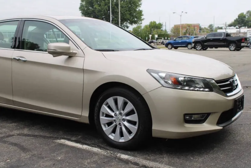 2013 Honda Accord EX-L V6 photo 1