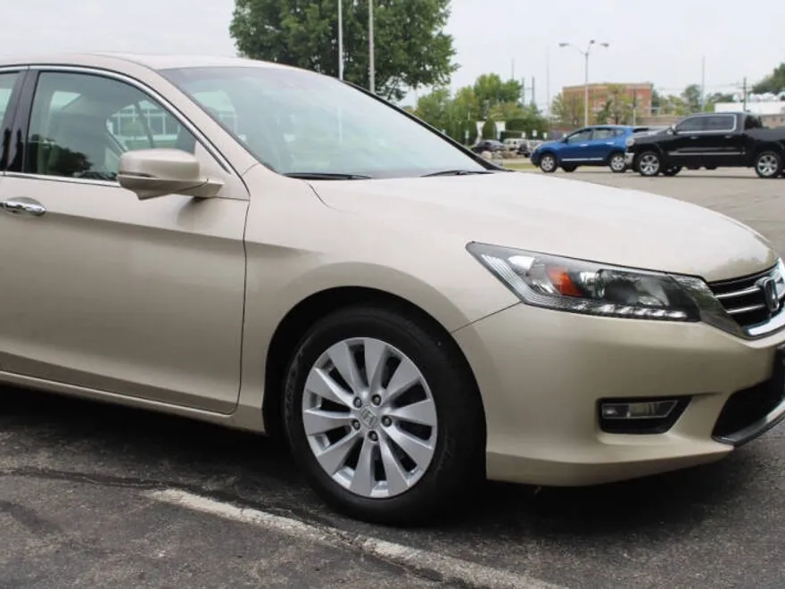2013 Honda Accord EX-L V6 photo 1