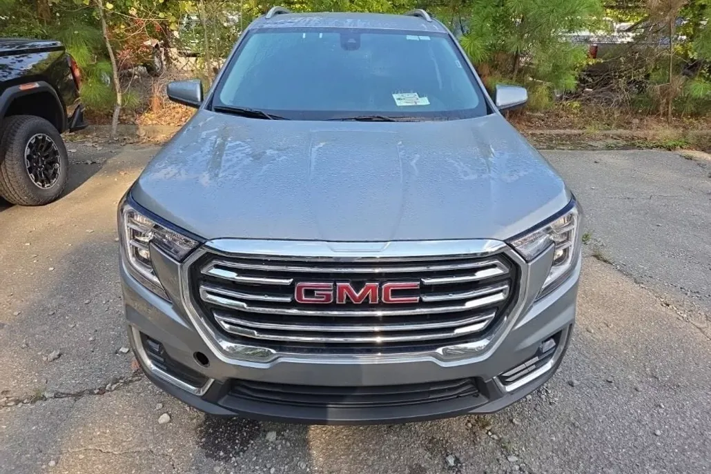 2024 Gmc Terrain SLT photo 1