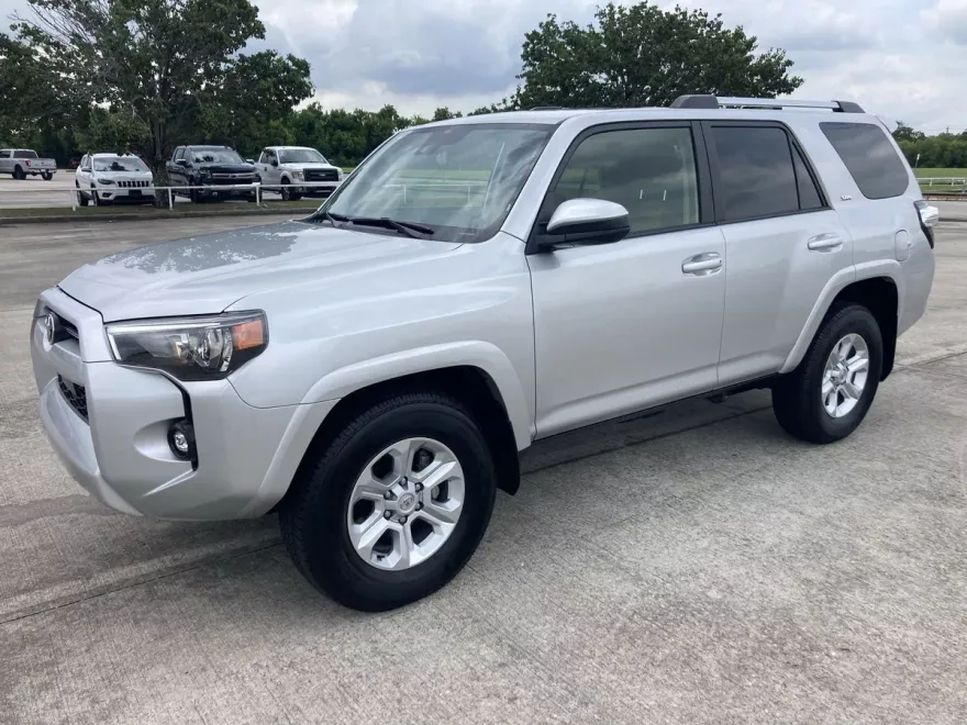 2024 Toyota 4Runner SR5 photo 1