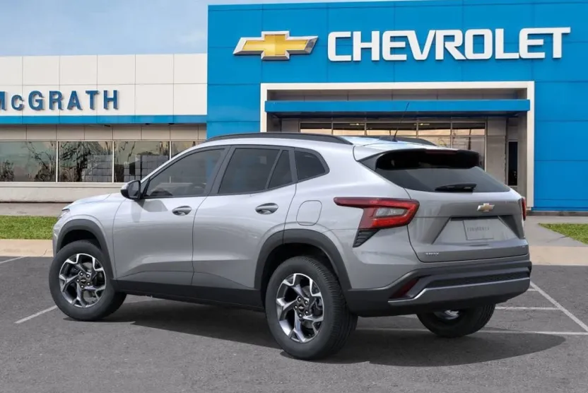 2026 Chevrolet Trax LT photo 1