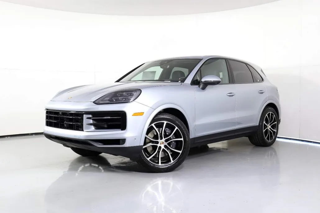 2025 Porsche Cayenne photo 1