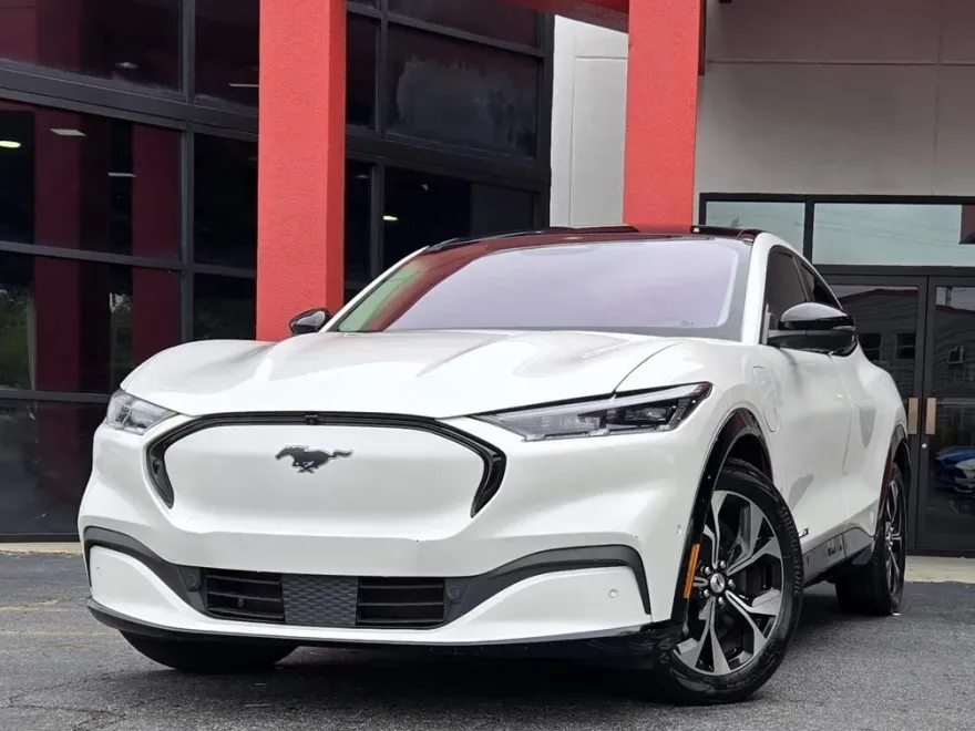 2021 Ford Mustang Mach-E Premium photo 1