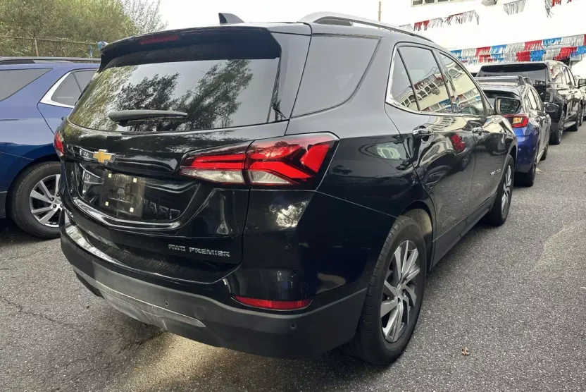 2022 Chevrolet Equinox Premier photo 1
