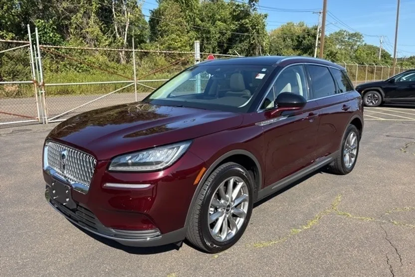 2021 Lincoln Corsair Standard photo 1