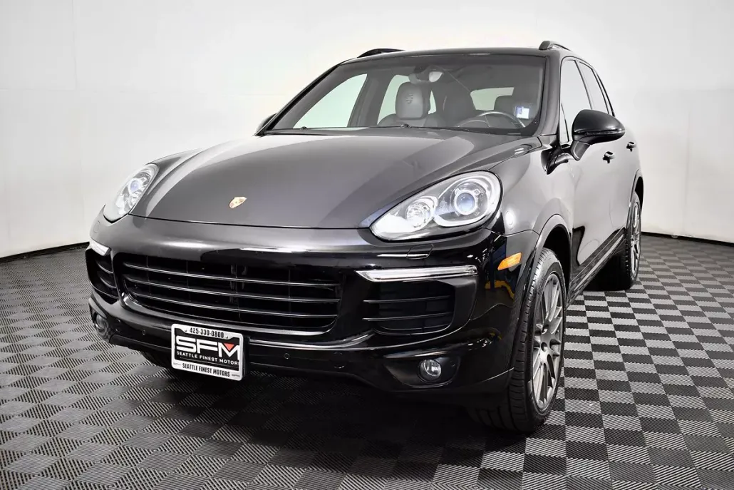 2017 Porsche Cayenne Platinum Edition photo 1