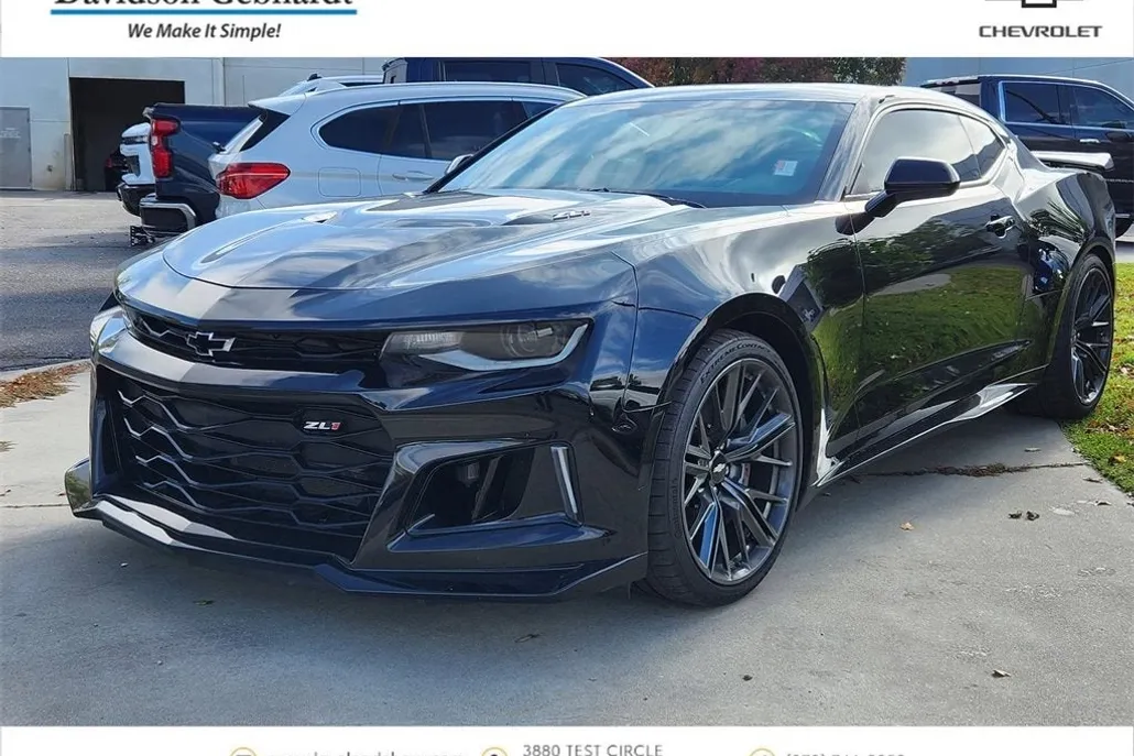 2017 Chevrolet Camaro ZL1 photo 1