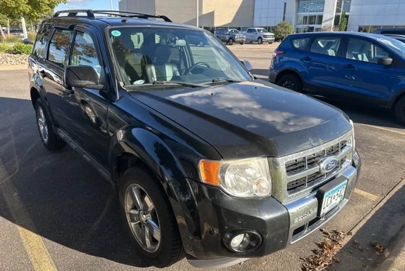 2011 Ford Escape Limited photo 1