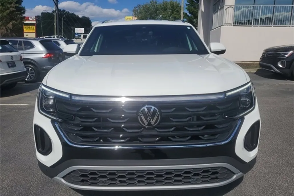 2025 Volkswagen Atlas Cross Sport SE Technology photo 1