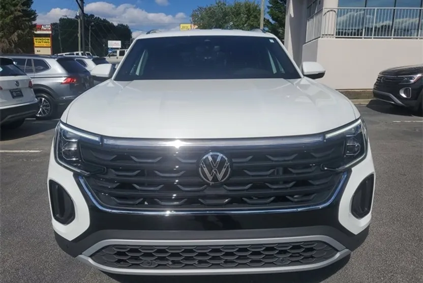 2025 Volkswagen Atlas Cross Sport SE Technology photo 1