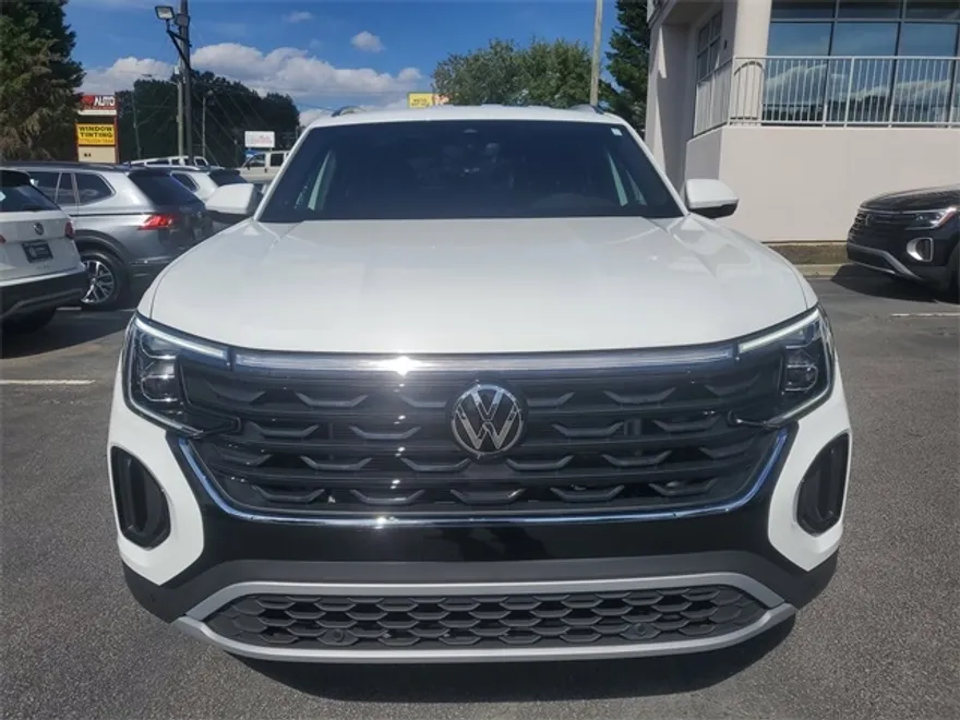 2025 Volkswagen Atlas Cross Sport SE Technology photo 1