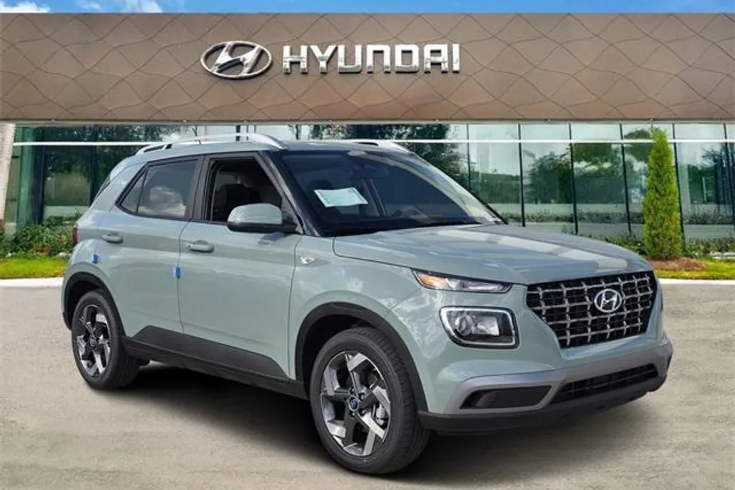 2025 Hyundai Venue SEL photo 1