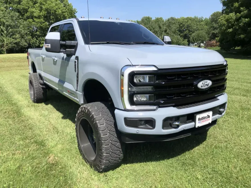 2024 Ford F-250 Lariat photo 1