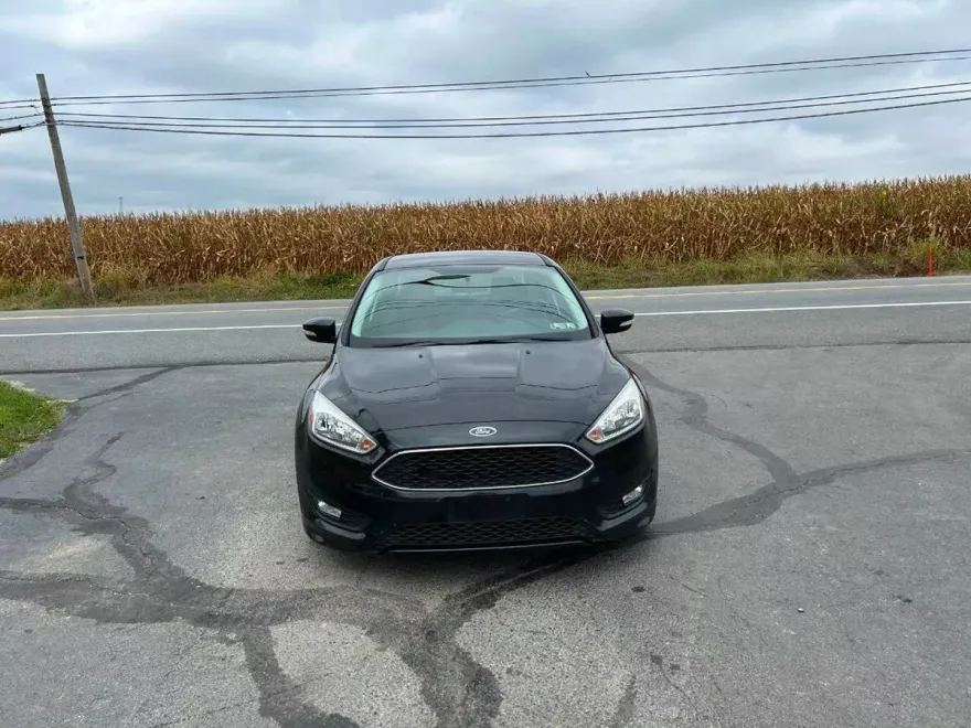 2015 Ford Focus SE photo 1
