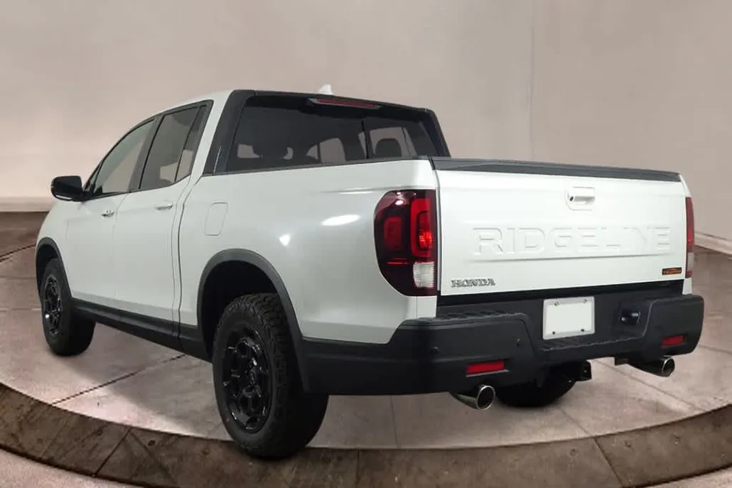 2025 Honda Ridgeline TrailSport photo 1