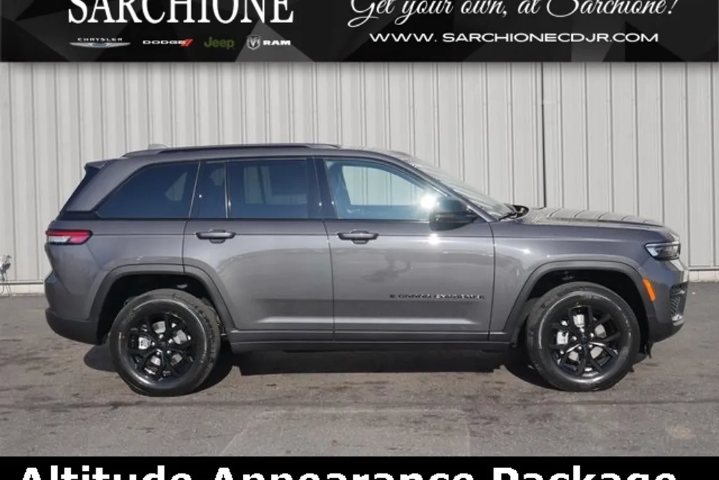 2024 Jeep Grand Cherokee Altitude photo 1