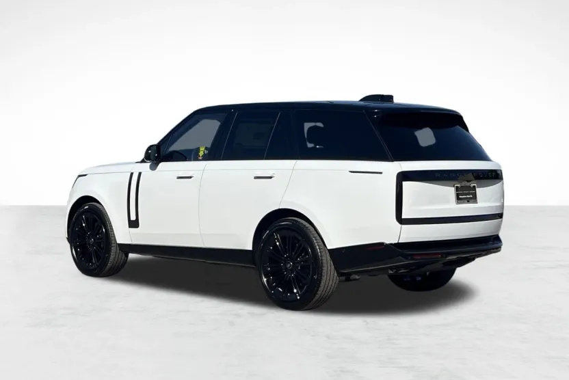 2025 Land Rover Range Rover SE photo 1