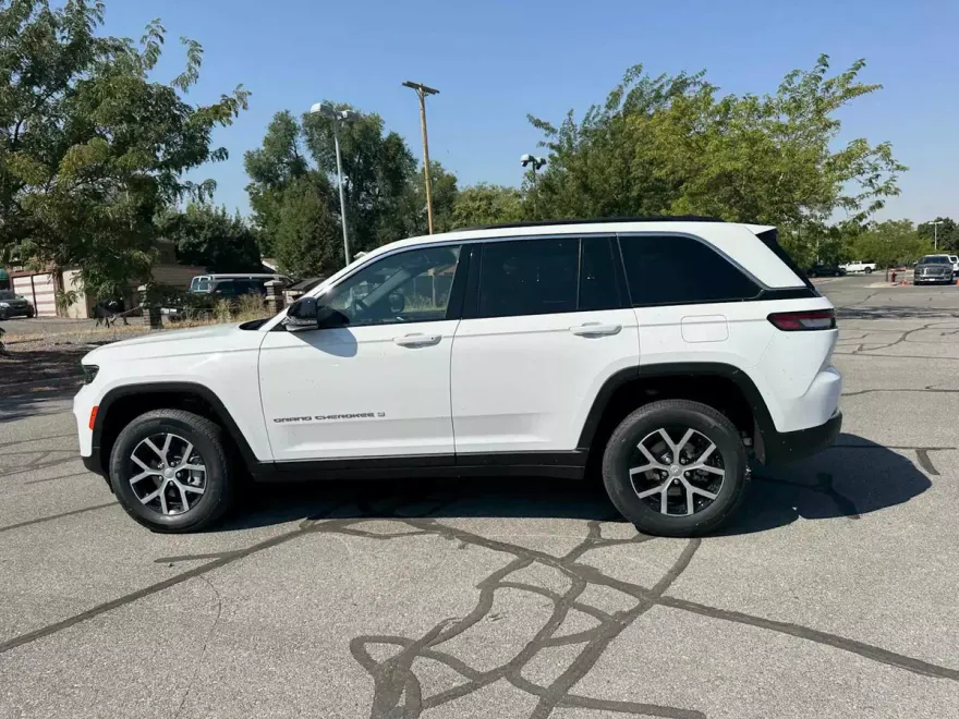 2025 Jeep Grand Cherokee Limited photo 1