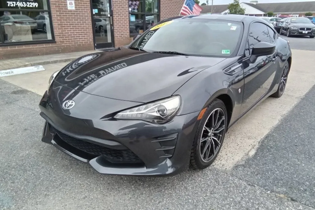 2017 Toyota GR86 Base photo 1
