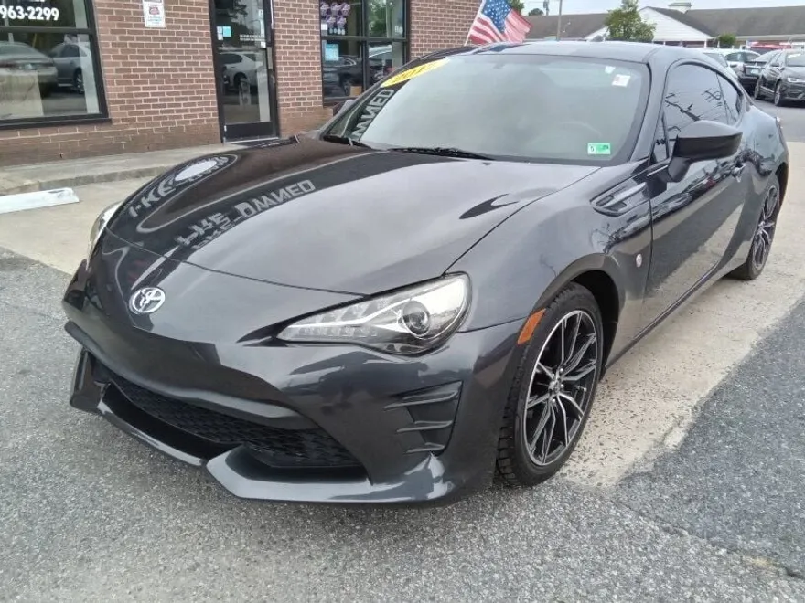 2017 Toyota GR86 Base photo 1
