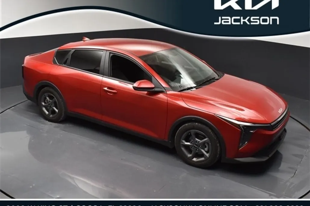 2025 Kia K4 LXS photo 1
