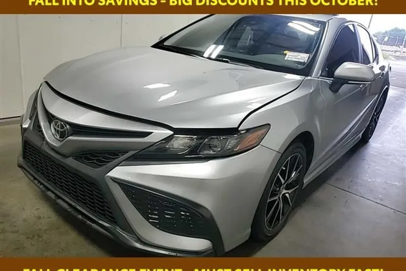 2024 Toyota Camry SE photo 1