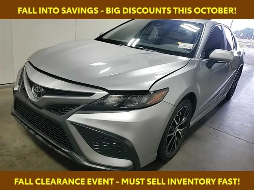 2024 Toyota Camry SE photo 1