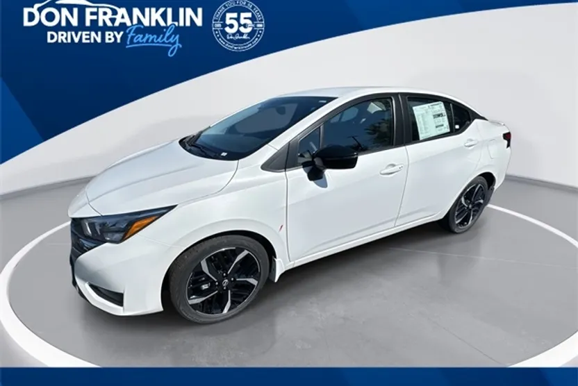 2025 Nissan Versa 1.6 SR photo 1