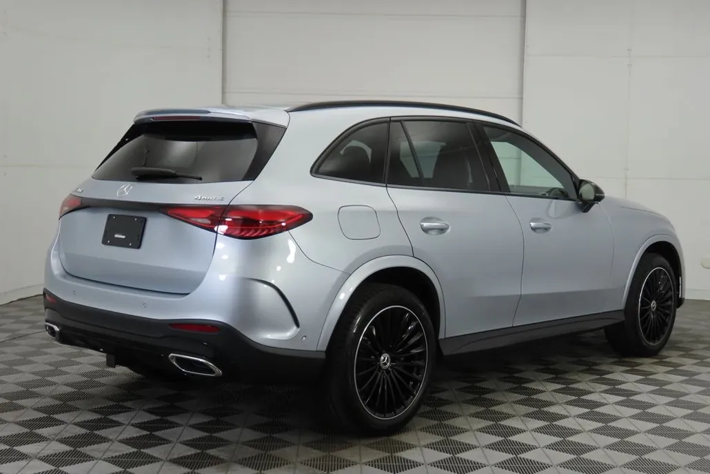 2026 Mercedes Benz GLC 300 4MATIC photo 1