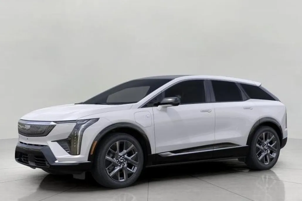 2025 Cadillac Optiq Luxury photo 1