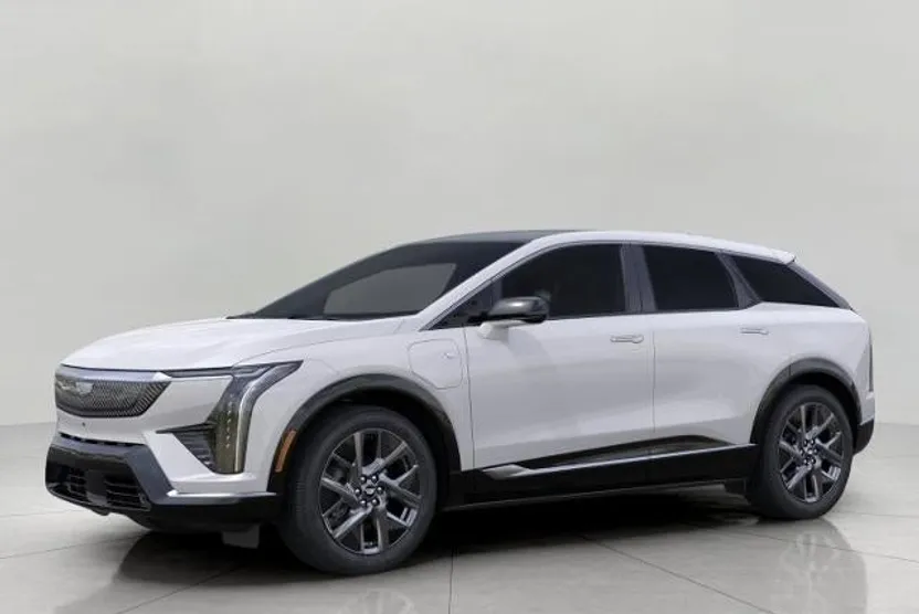 2025 Cadillac Optiq Luxury photo 1