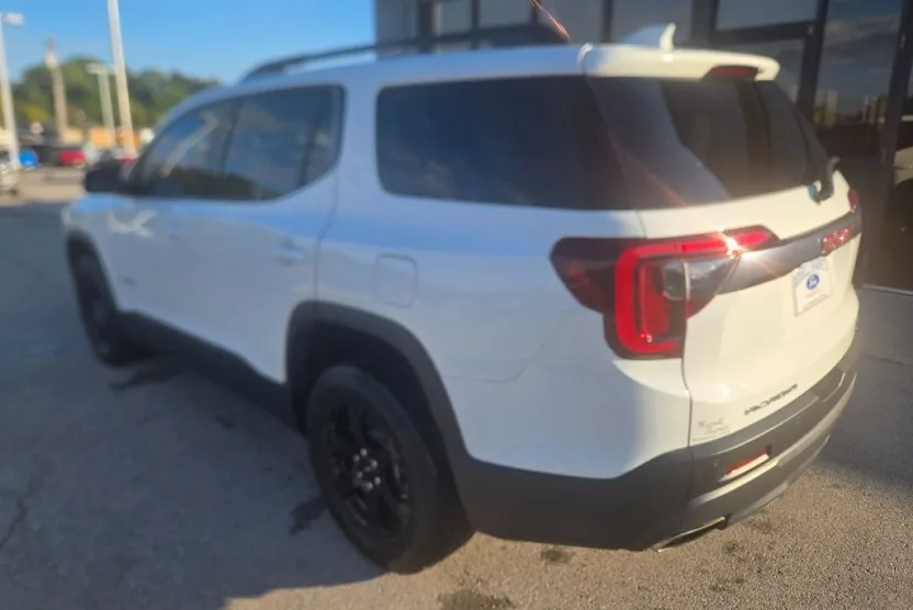 2022 Gmc Acadia AT4 photo 1