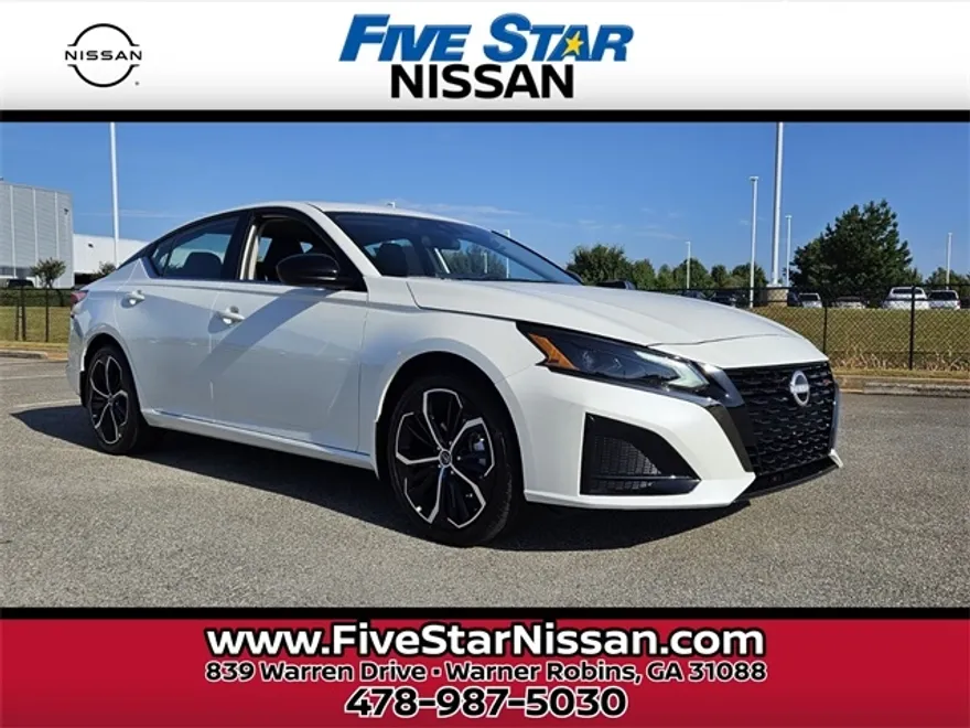 2025 Nissan Altima 2.5 SR photo 1