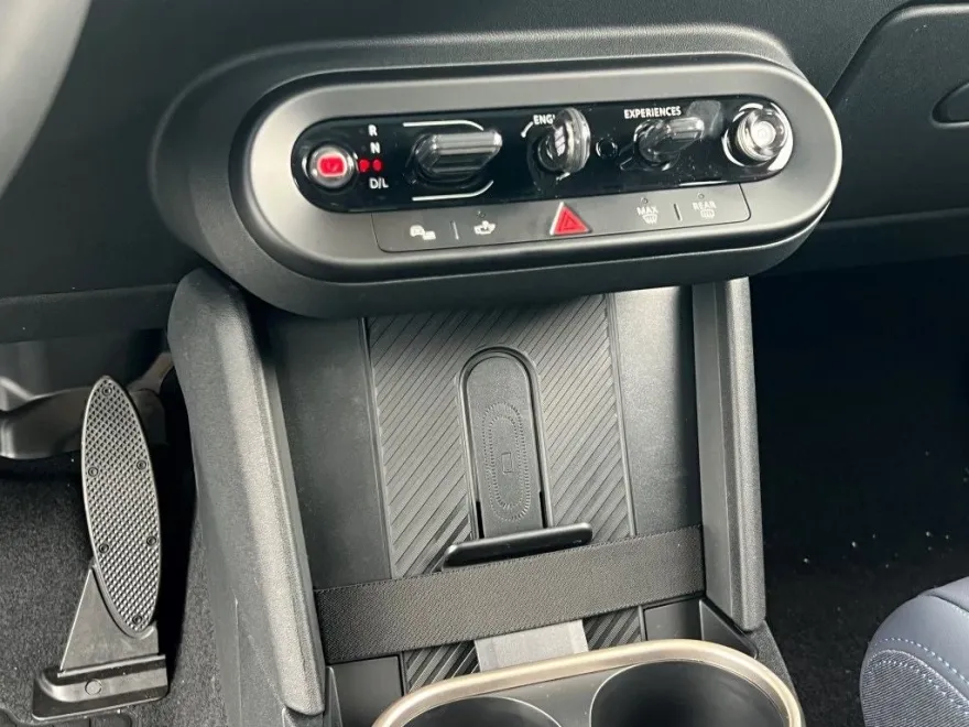 2025 Mini Cooper Signature photo 14