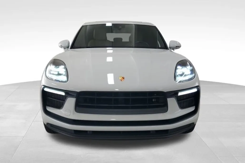 2022 Porsche Macan S photo 1