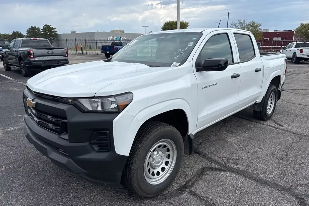 2024 Chevrolet Colorado Work Truck photo 1